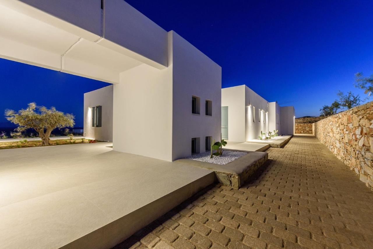 Villa Complex White And Rocks Páros Eksteriør billede
